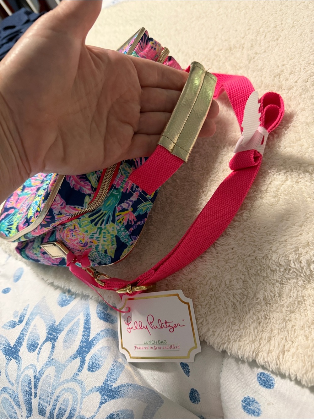 Lilly Pulitzer oyster bay navy Colorful Coral Print Crossbody Lunch Bag - Picture 2 of 7